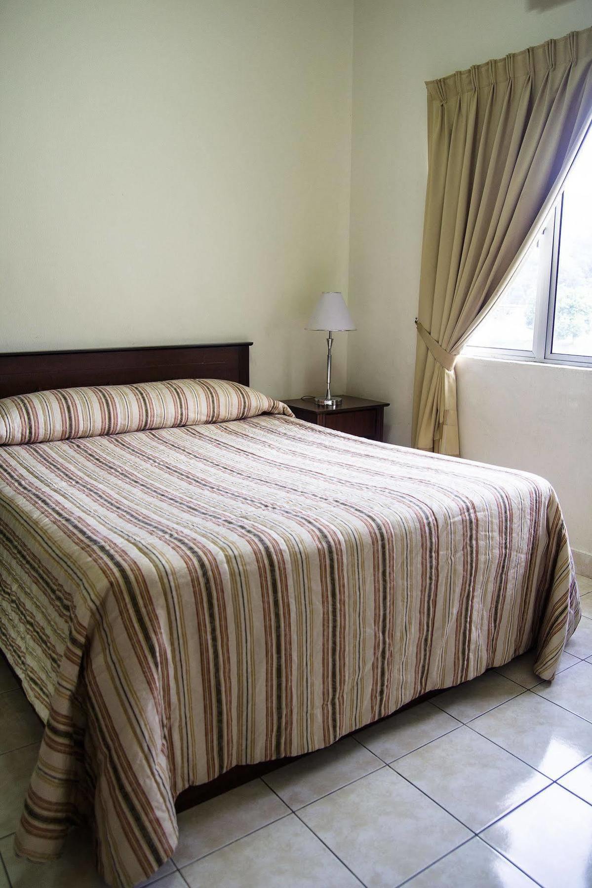 Suria Service Apartment-Hotel 红泥山 外观 照片