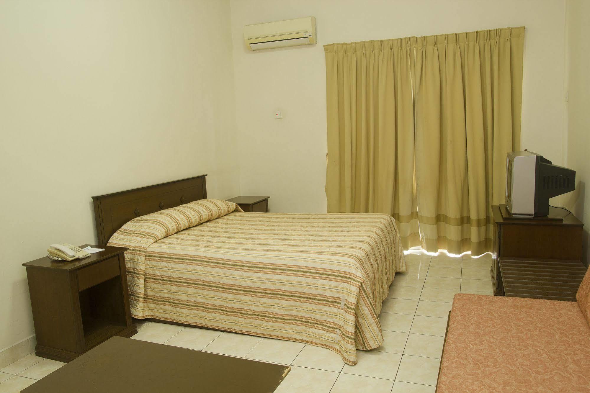 Suria Service Apartment-Hotel 红泥山 外观 照片